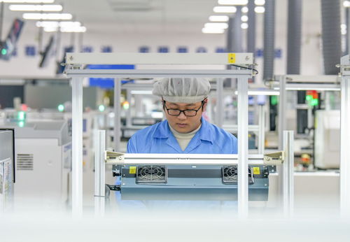 青島膠州智能車間生產(chǎn)忙，網(wǎng)絡(luò)技術(shù)服務(wù)賦能產(chǎn)業(yè)升級